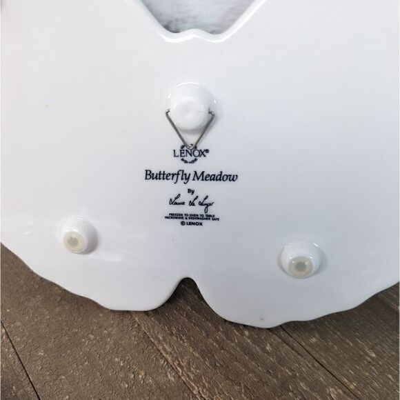 Lenox Butterfly Meadow Egg Platter Butterfly shape and Trivet set - Picture 6 of 7